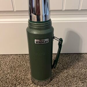 Stanley Aladdin Green Beverage Container